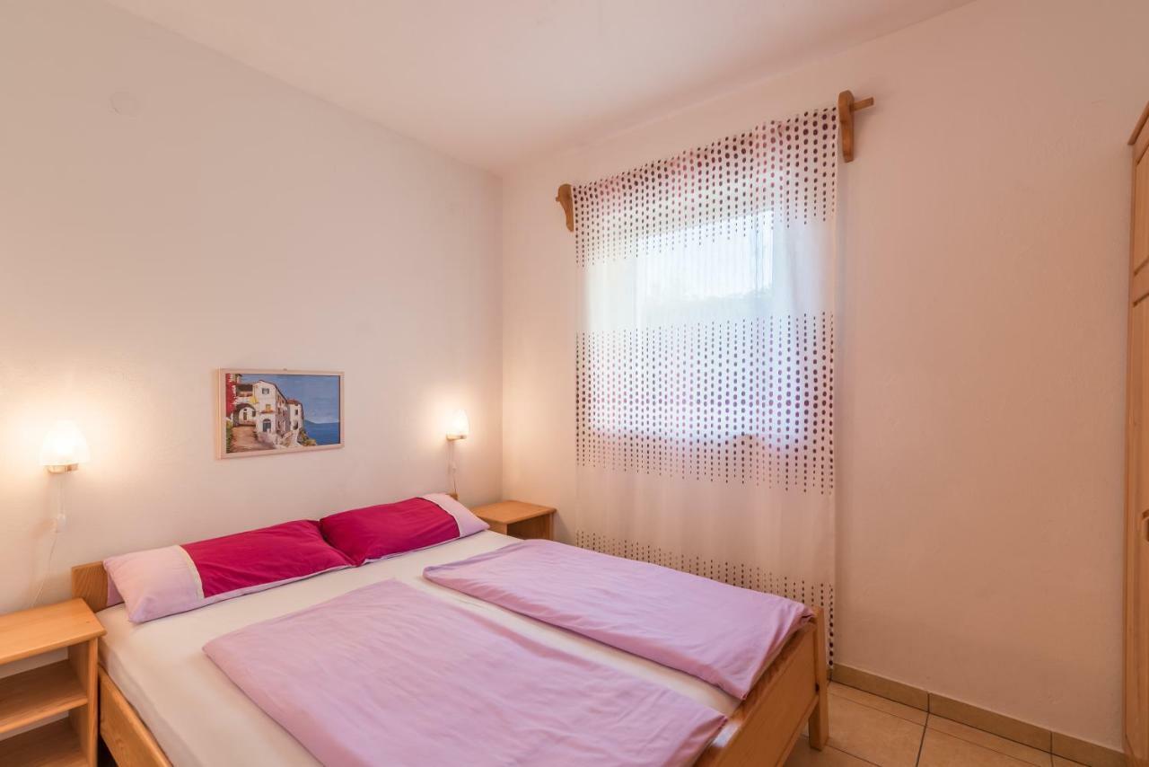 Apartament Pansion Dujmović 1 Malinska Zewnętrze zdjęcie
