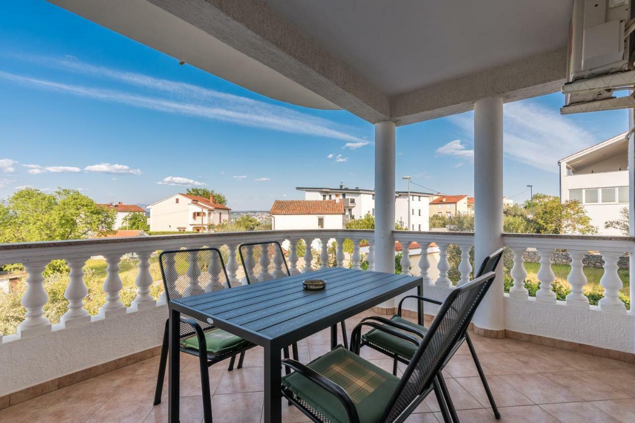 Apartament Pansion Dujmović 1 Malinska Zewnętrze zdjęcie